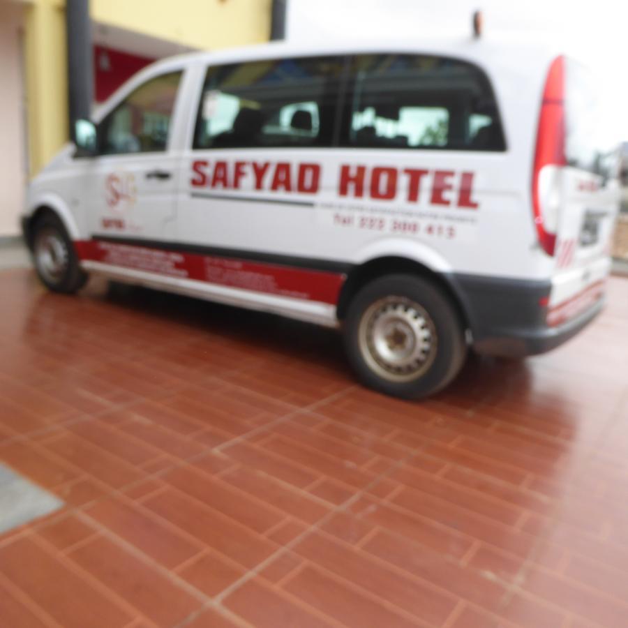 Safyad Hotel Yaoundé Buitenkant foto